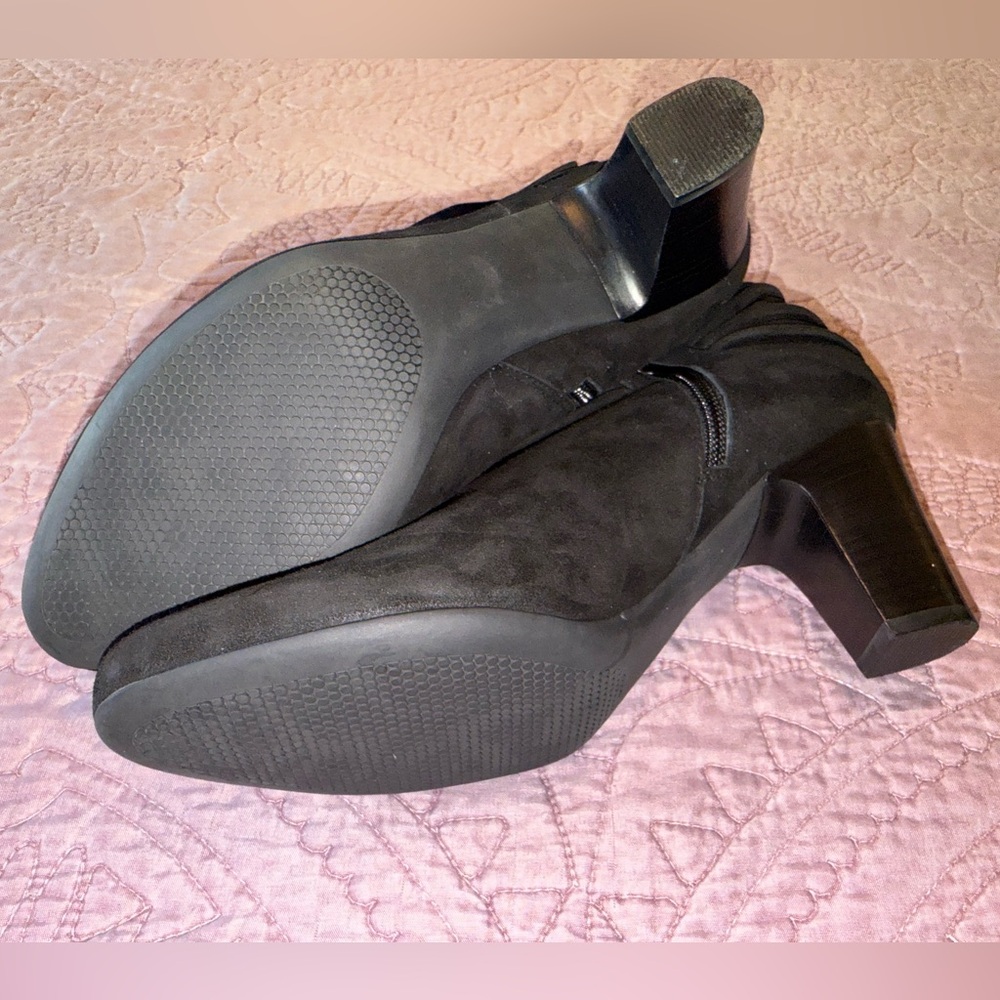 Van Eli Black Suede Heeled Boots - Picture 11 of 15